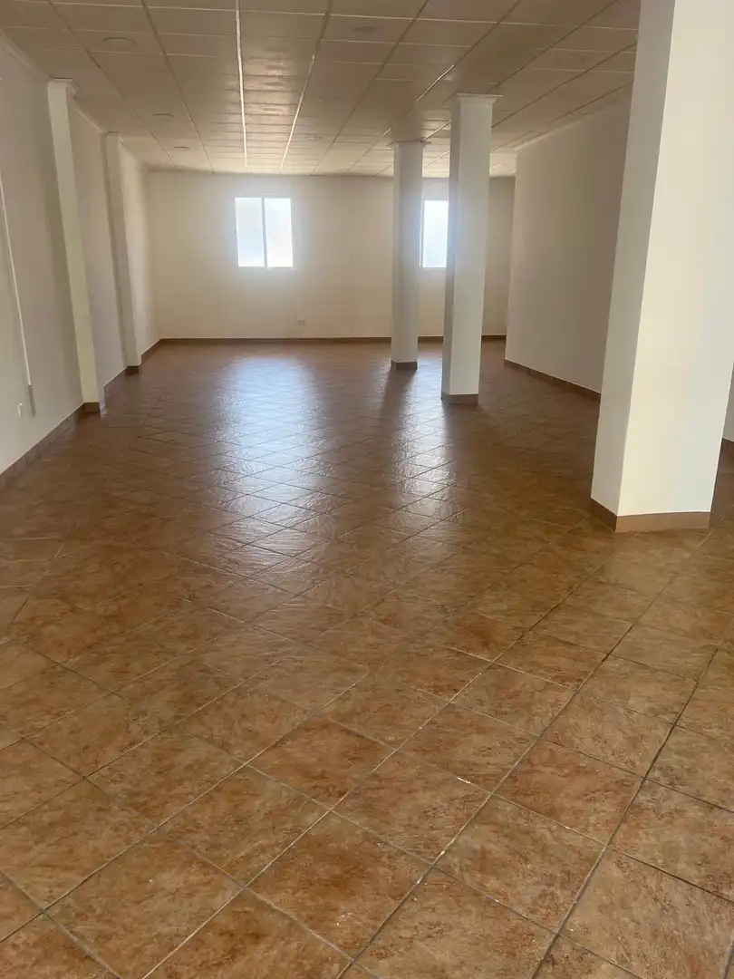 Local comercial en venda a Baena, imagen 5
