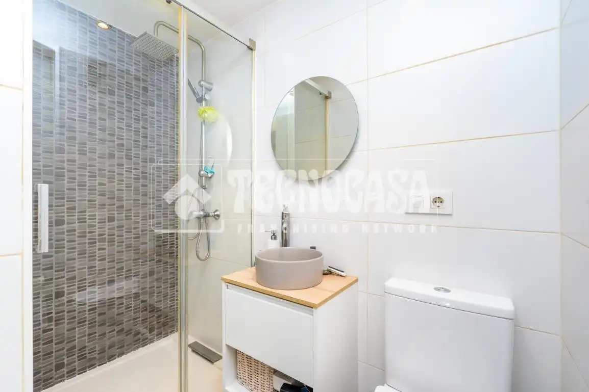 Bathroom of Flat for sale in Coslada  with Heating and Storage room