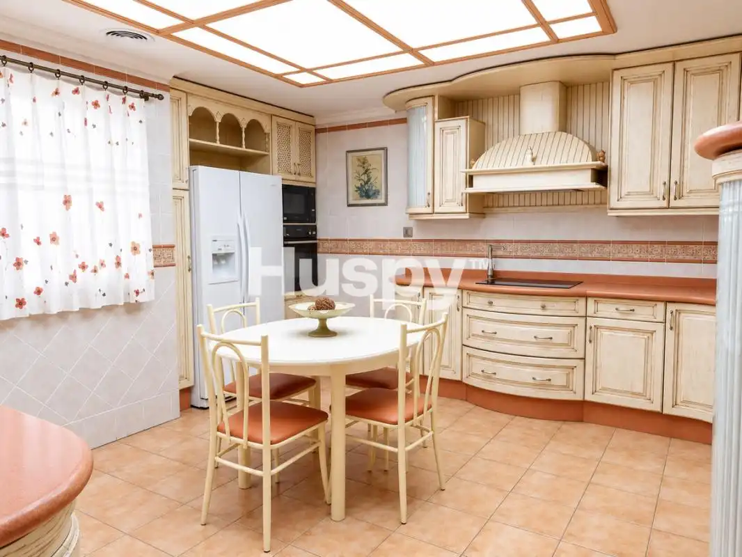 Casa con terraza en venta en Calle Don Alarico Lopez Teruel, imagen 8