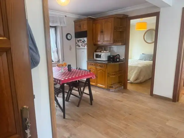 Cuina de Pis en venda en Vegadeo amb Calefacció, Parquet i Moblat