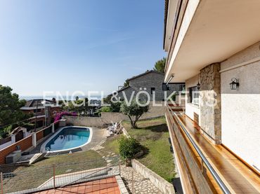 Haus mit Balkon zum Verkauf in Montmar