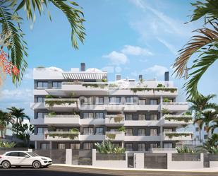 Vista exterior de Apartament en venda en Estepona amb Aire condicionat i Piscina comunitària