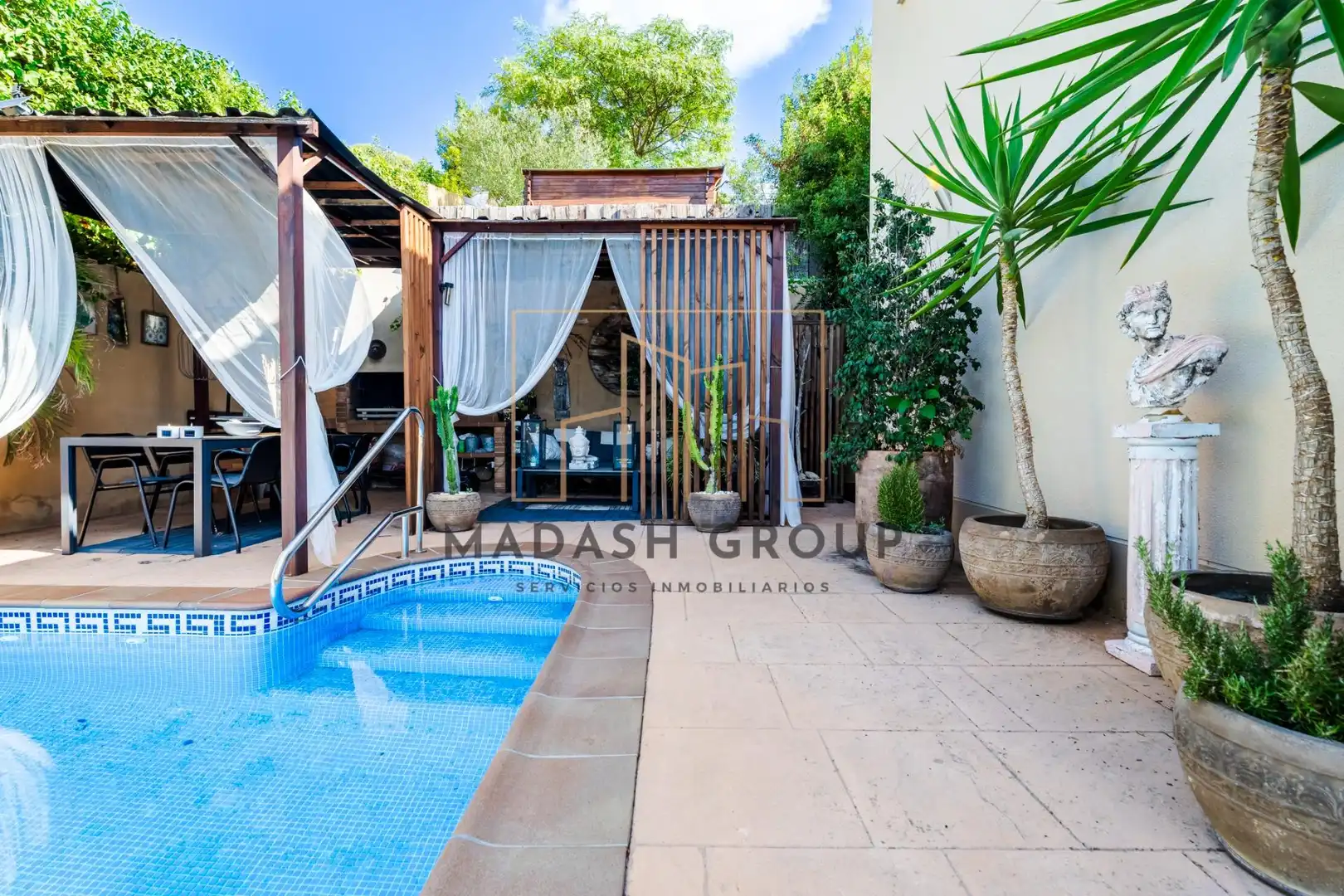 Chalet con piscina en venta en Carrer VIA LACTIA, imagen 4