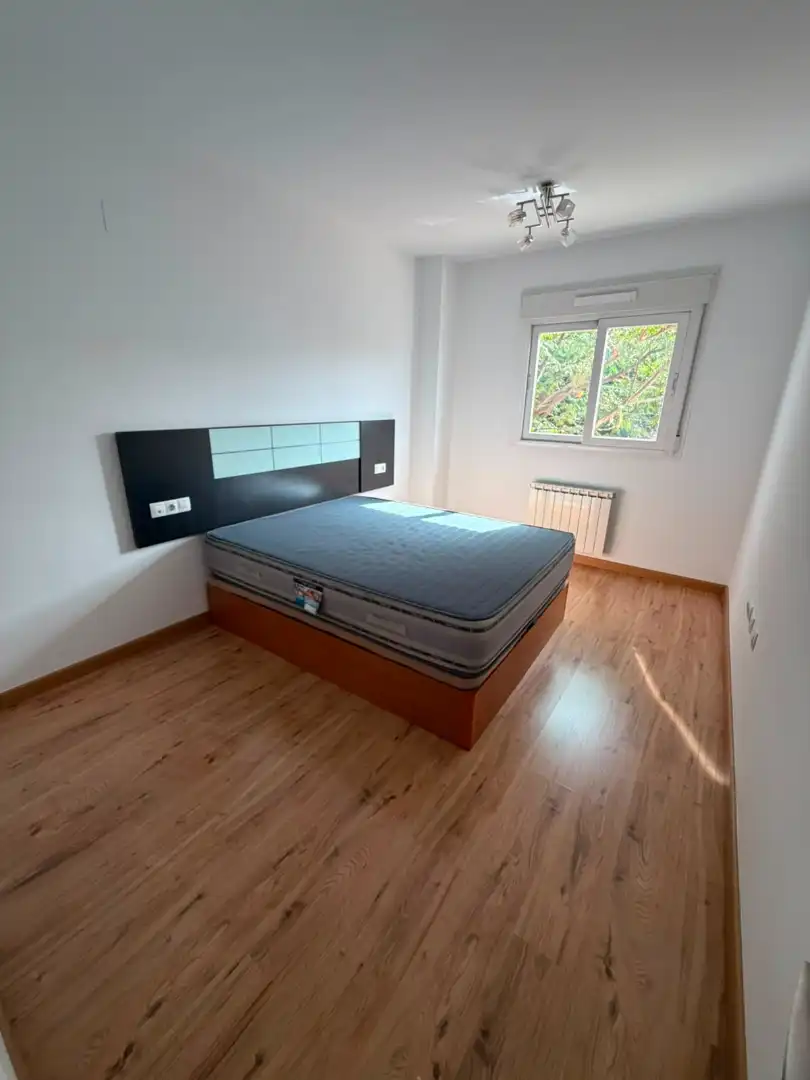 Schlafzimmer von Wohnung zur Miete in Maracena mit Heizung, Parkett und Terrasse