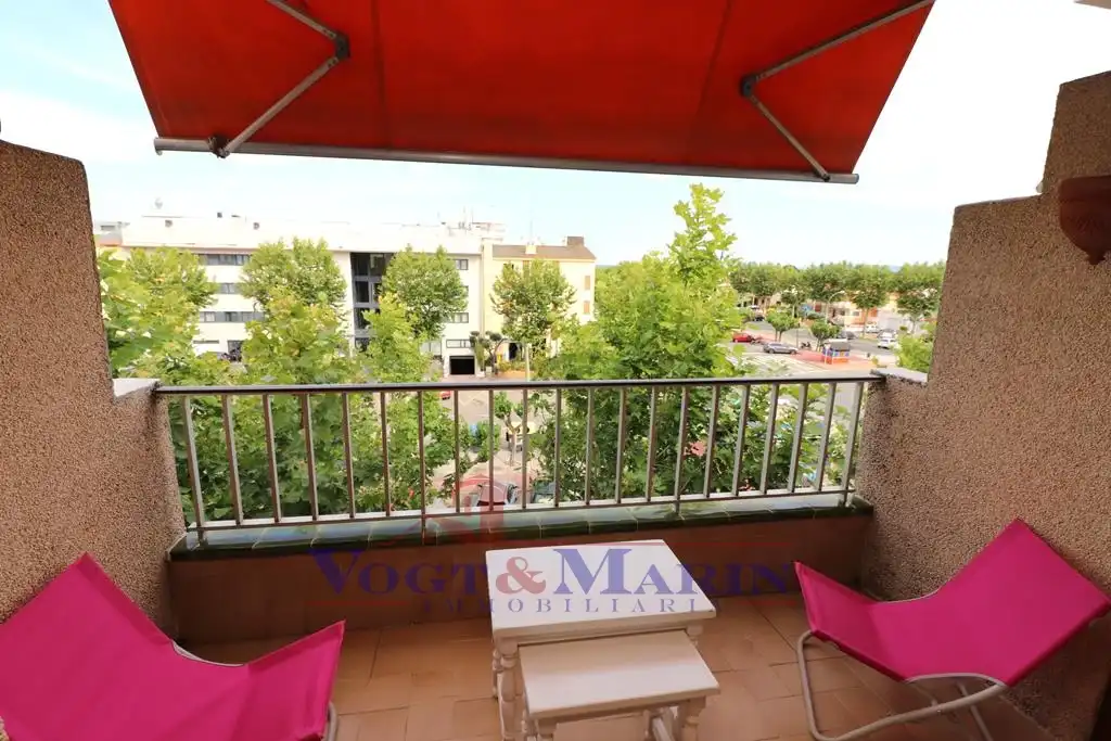 Appartement compact avec terrasse à vendre à Avinguda Fages de Climent