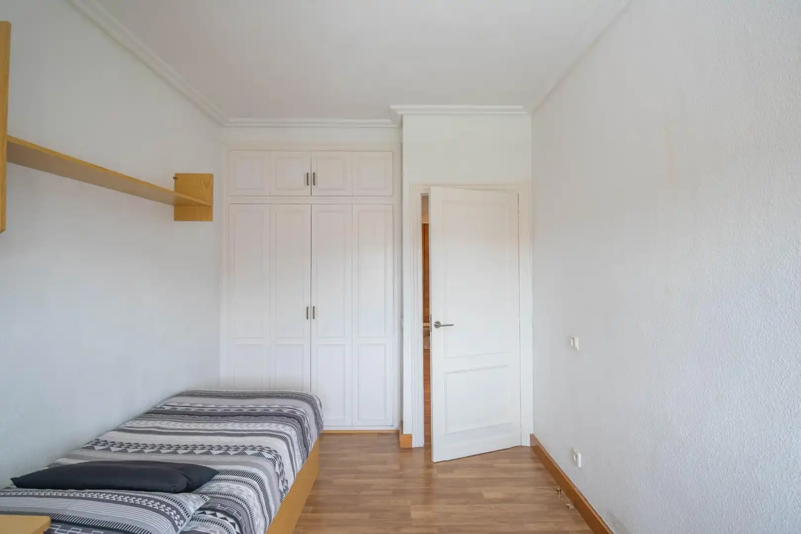 Habitación de Piso en venta en  Pamplona / Iruña con Calefacción, Amueblado y Balcón