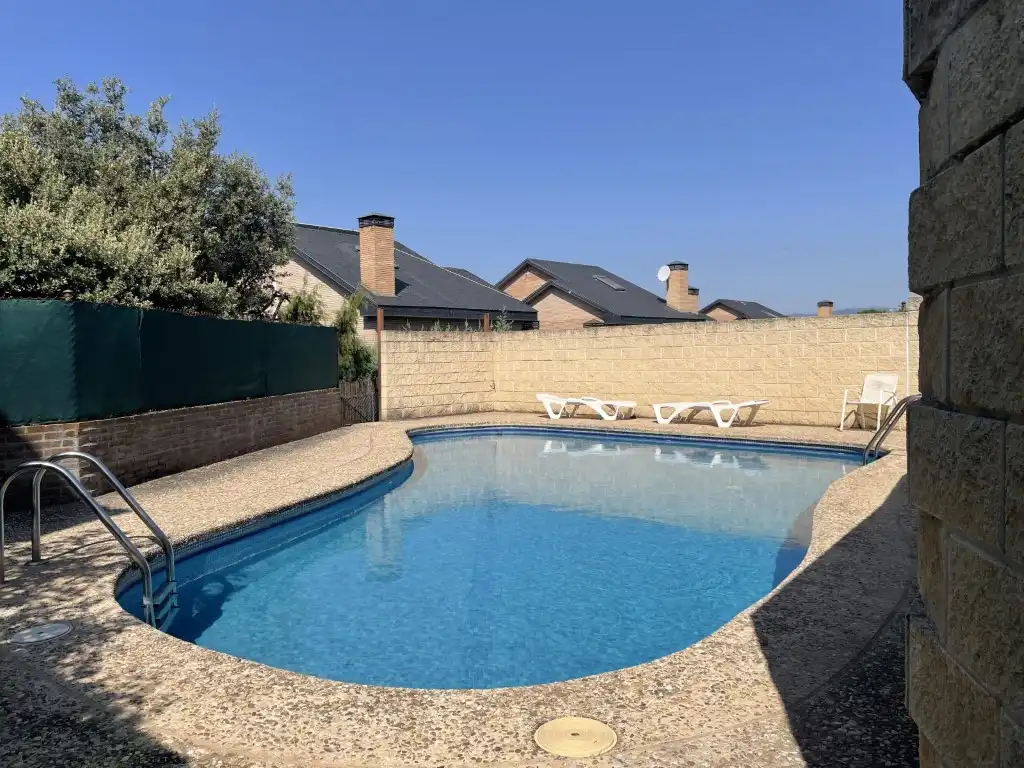 Detached homes for rent in Calle Brazos De Los, La Navata