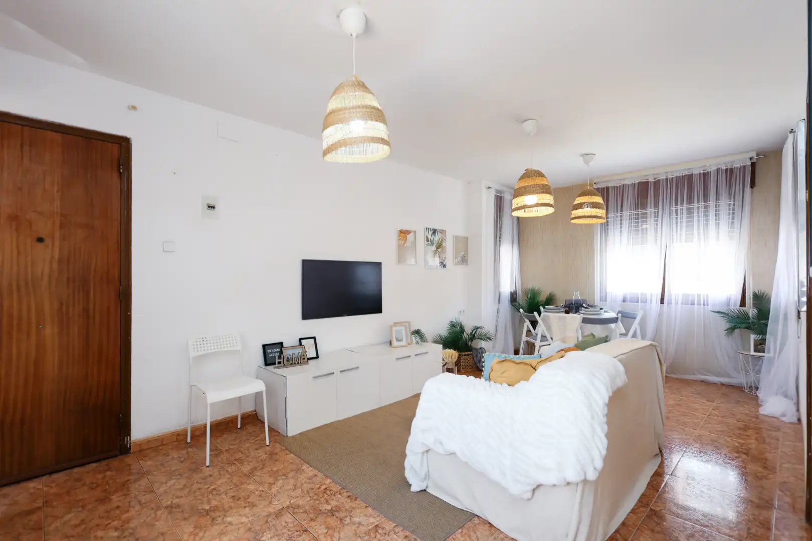 Sala d'estar de Pis en venda en Gavà amb Terrassa i Balcó
