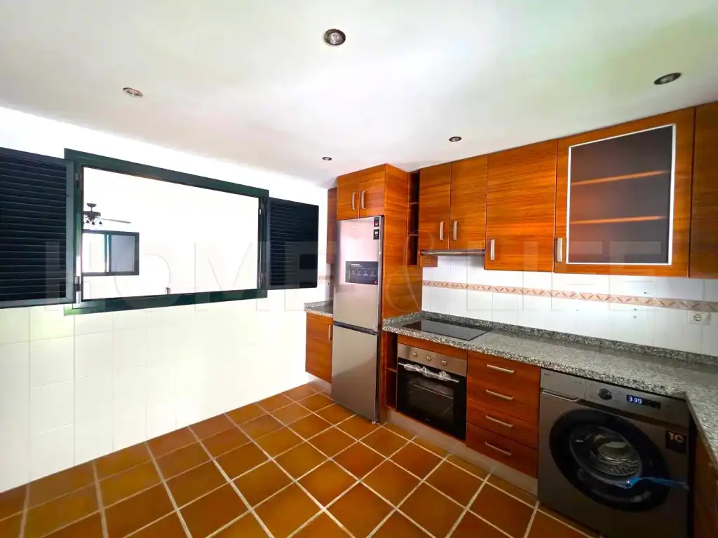 Cocina de Casa o chalet en venta en Manilva con Jardín privado, Terraza y Piscina