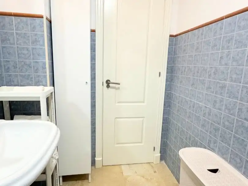 Bathroom of Flat for rent in Marina de Casares