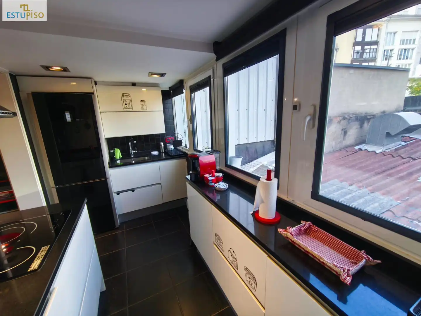 Cuina de Apartament en venda en Vitoria - Gasteiz amb Calefacció, Parquet i Traster