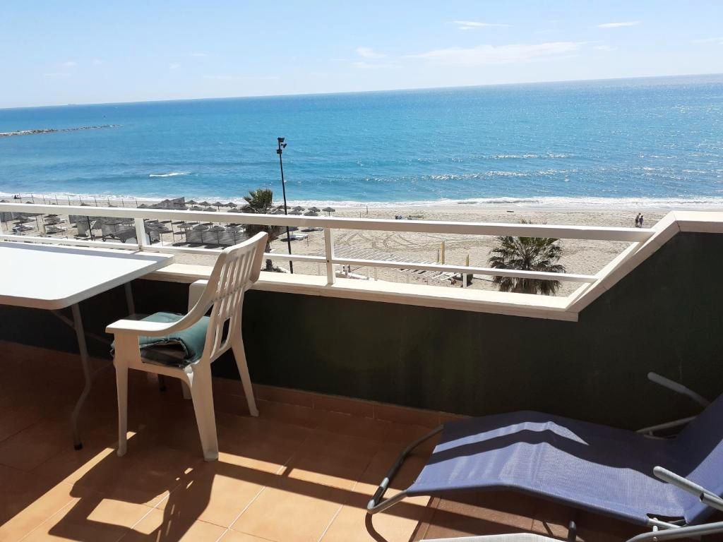 Habitación de Piso de alquiler en Fuengirola con Aire acondicionado, Terraza y Amueblado