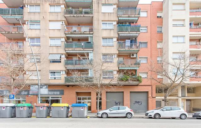 Local comercial en Alquiler en Cr Castellar  en Les Arenes - La Grípia  Can Montllor