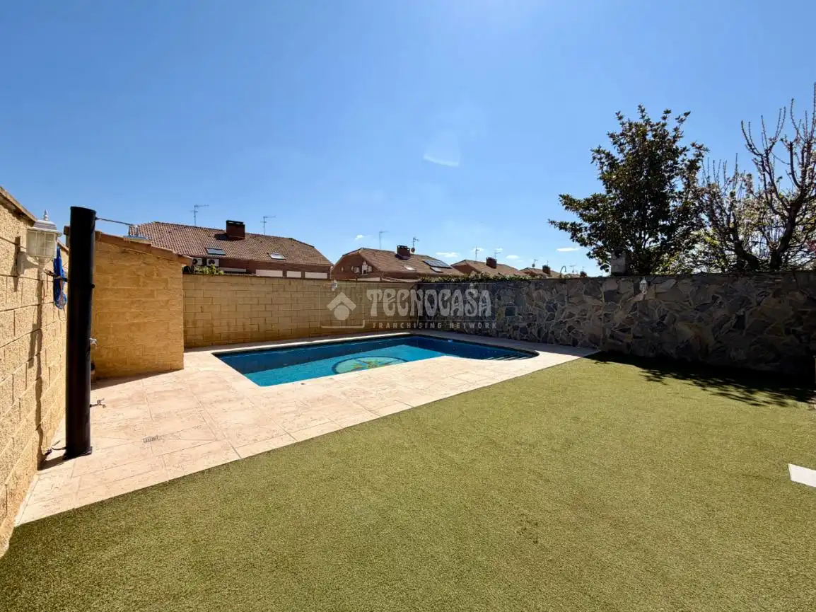 Detached homes for sale in Villanueva de la Torre