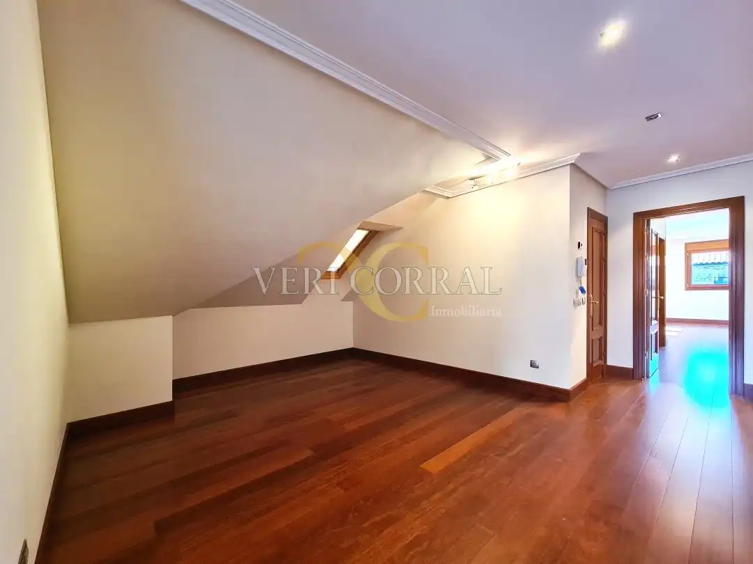 Casa o chalet en venta en Oviedo  con Calefacción, Jardín privado y Terraza