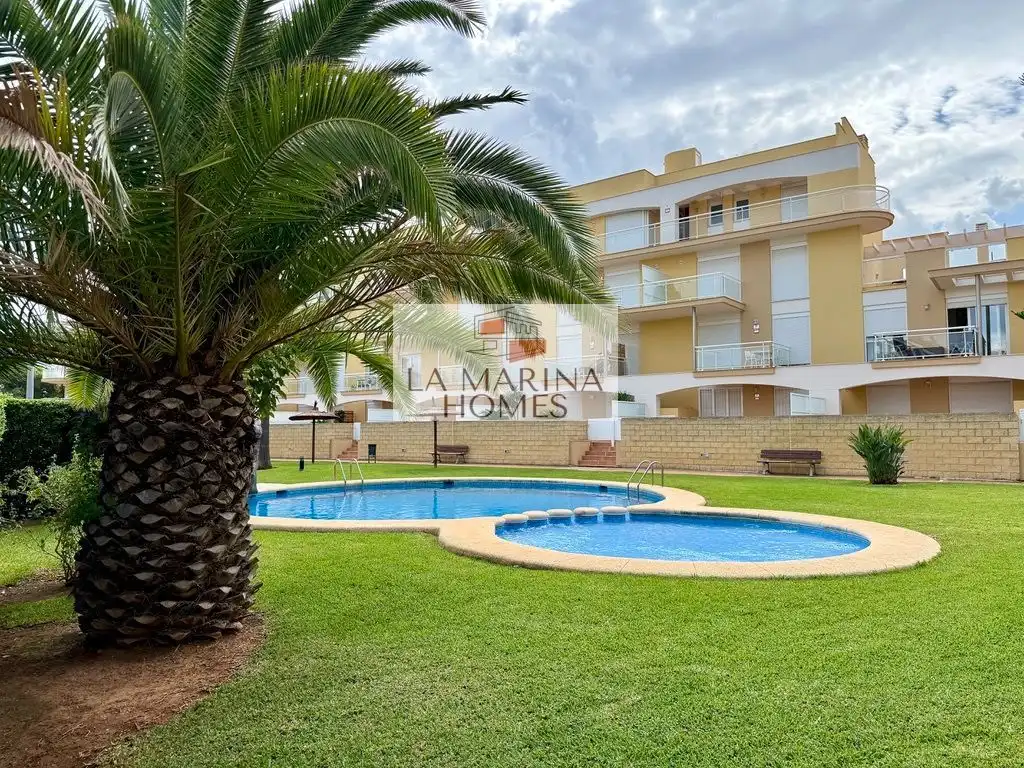 Apartamento con piscina en venta en Las Marinas / Les Marines