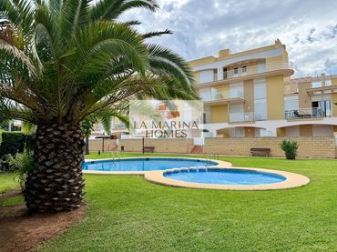 Apartament amb piscina en venda a Las Marinas / Les Marines