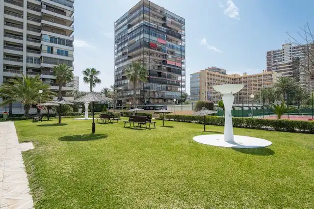 Außenansicht von Wohnung zur Miete in Alicante / Alacant mit Klimaanlage, Heizung und Terrasse