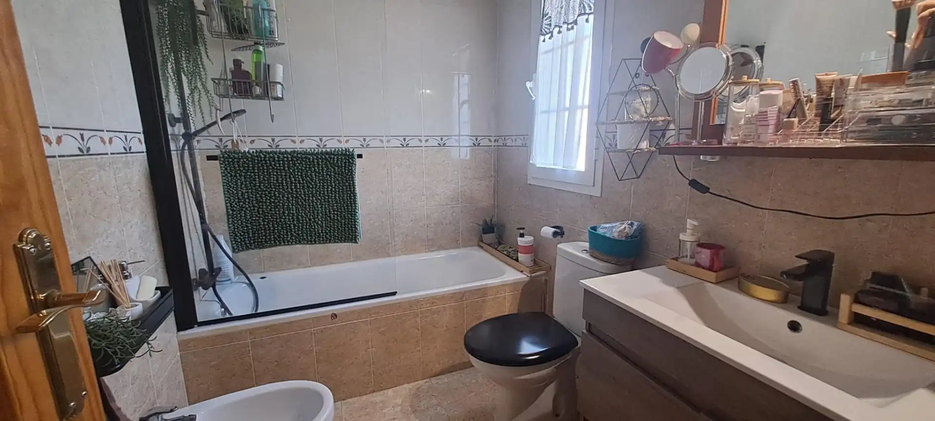 Bany de Casa o xalet en venda en Azuqueca de Henares amb Aire condicionat, Calefacció i Jardí privat