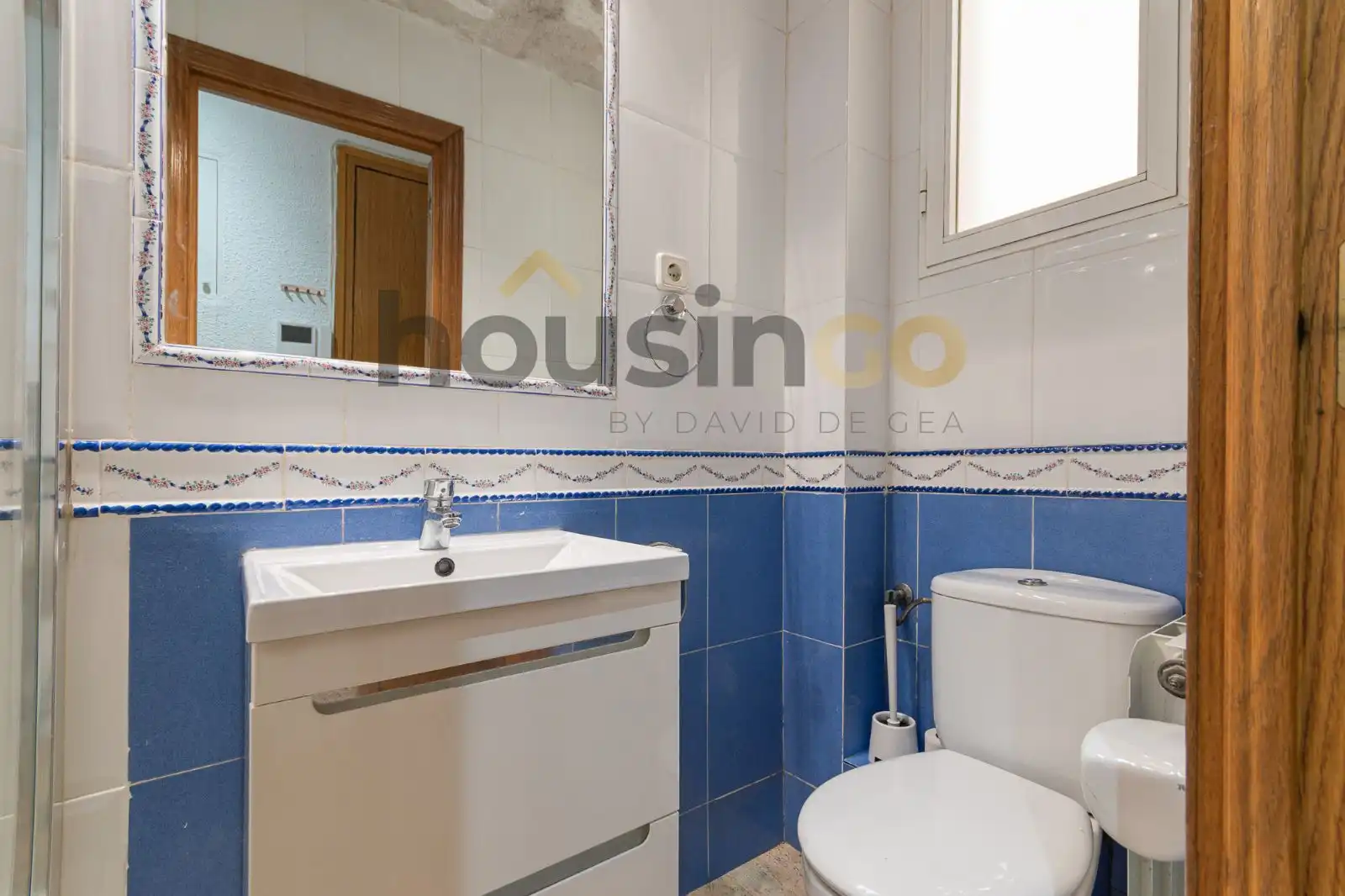 Bathroom of Flat for rent in Madrid  with Heating and Furnished