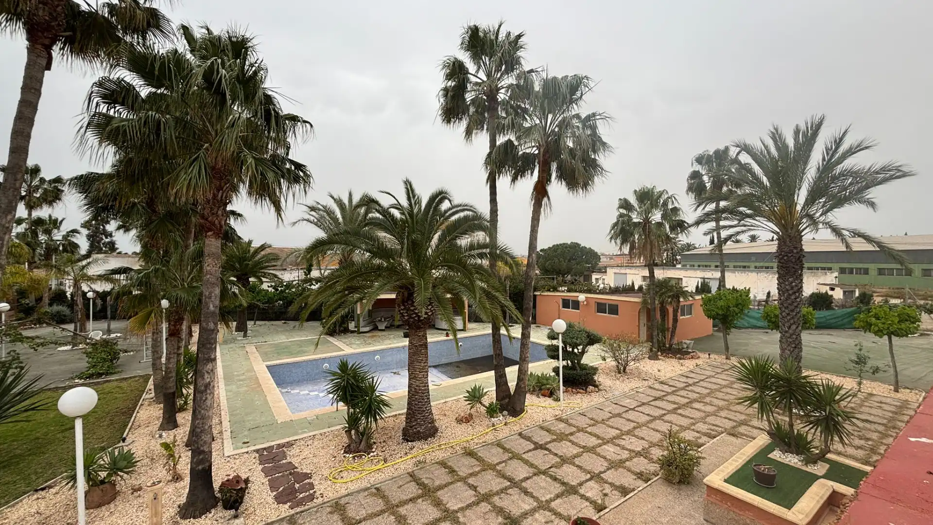 Piscina de Casa o xalet en venda en Elche / Elx amb Jardí privat, Terrassa i Piscina