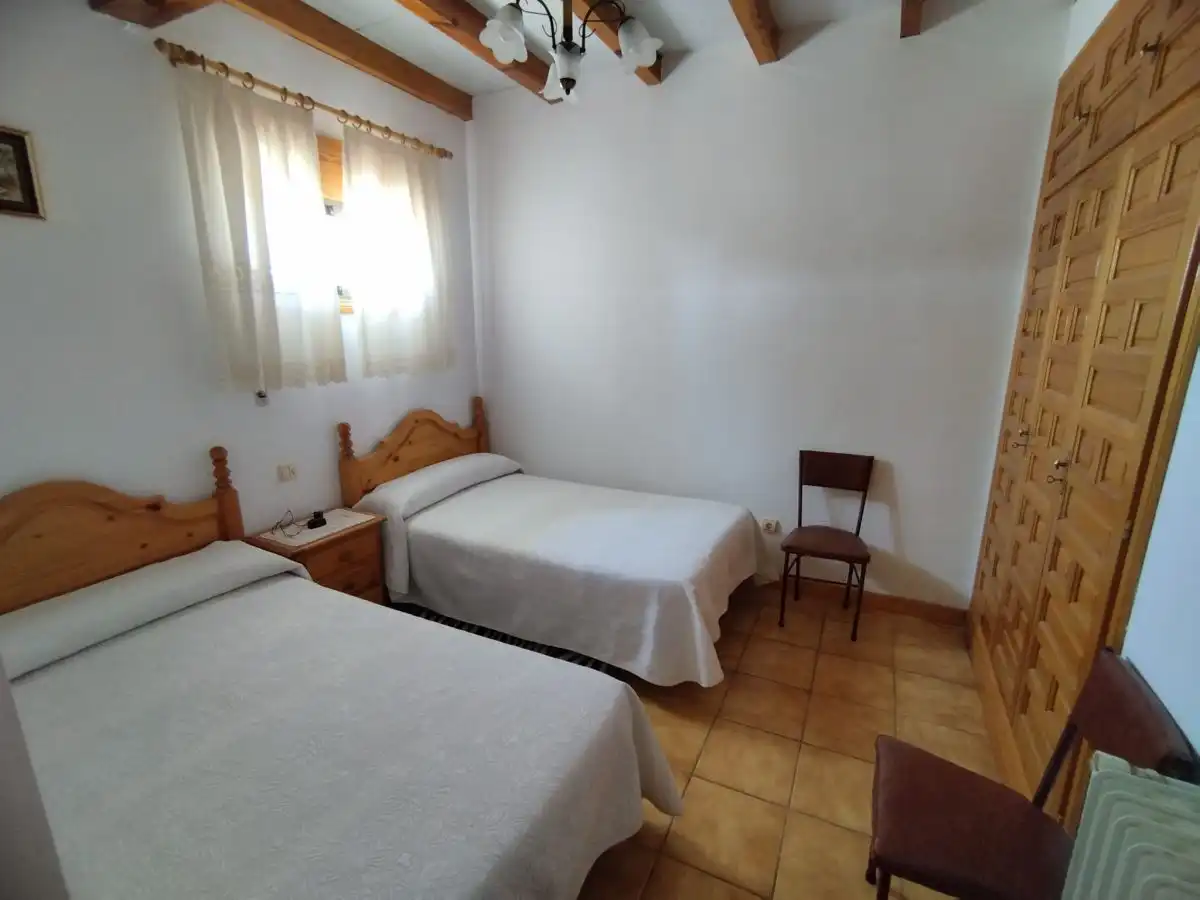Schlafzimmer von Fabrikhallen zum Verkauf in Montehermoso