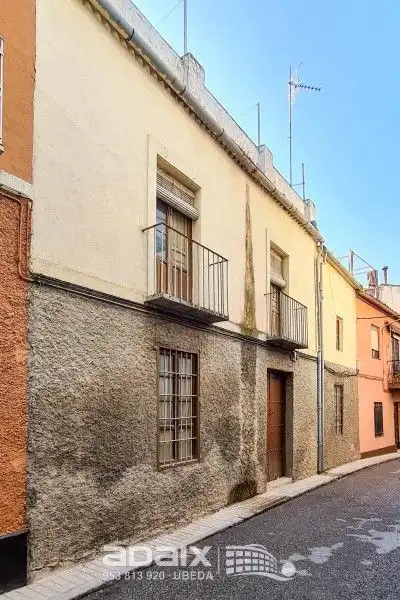 Vista exterior de Casa o xalet en venda en Úbeda amb Terrassa, Traster i Balcó