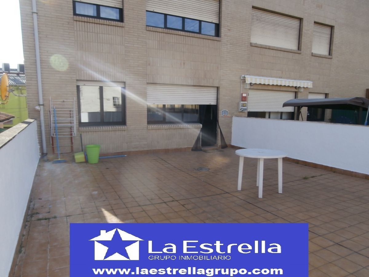 Vista exterior de Pis en venda en Grado amb Calefacció, Jardí privat i Parquet