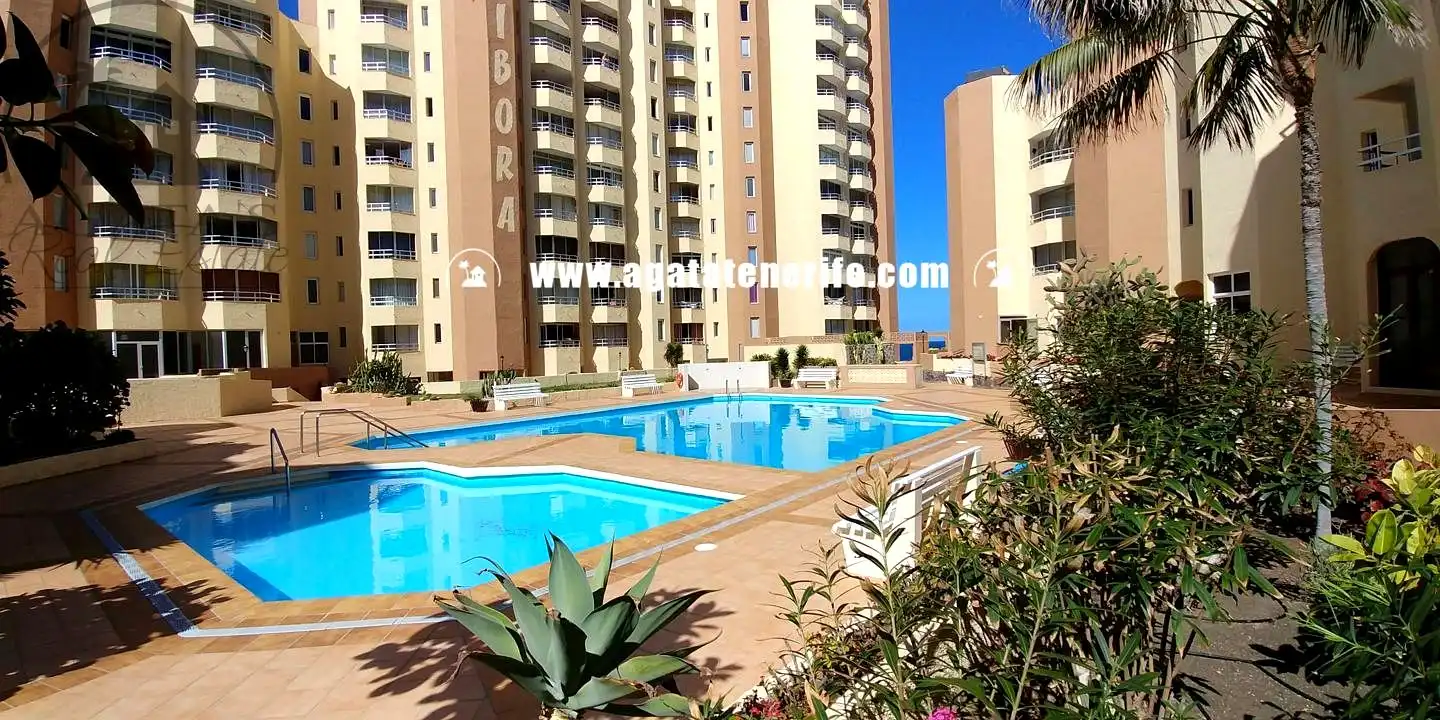 Piscina de Ático en venta en Los Silos con Piscina comunitaria