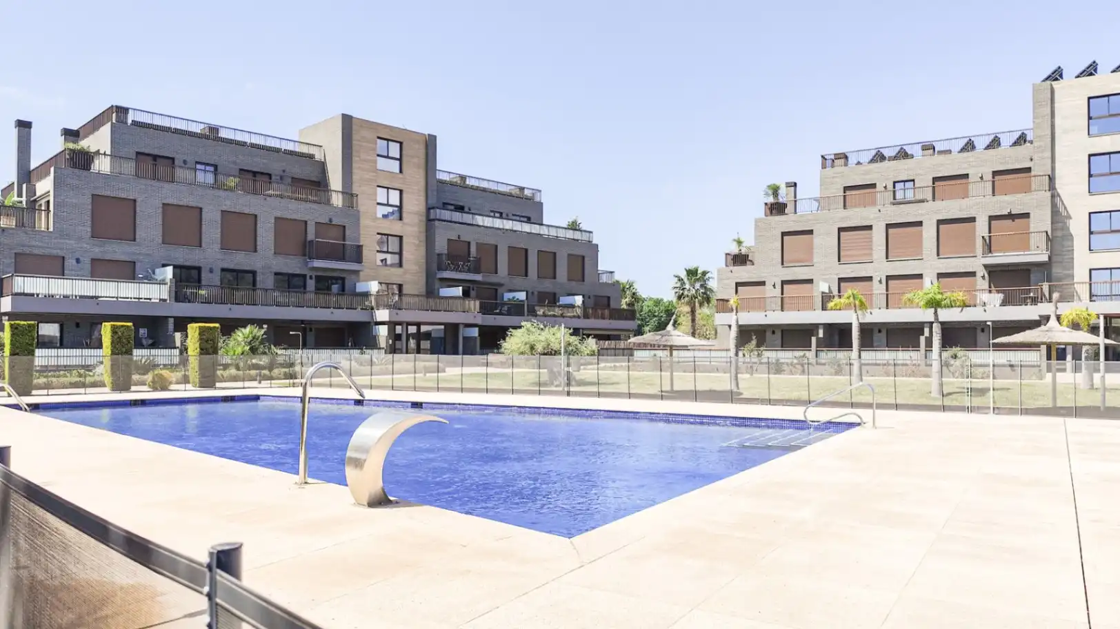 Piscina de Estudio en venta en Dénia con Aire acondicionado, Calefacción y Jardín privado