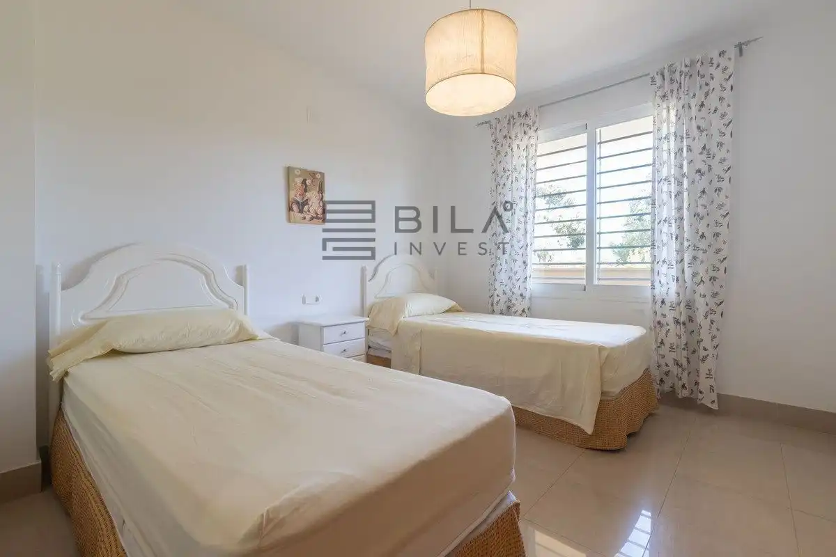 Bedroom of Flat for sale in Marbella  with Air Conditioner, Terrace and Swimming Pool
