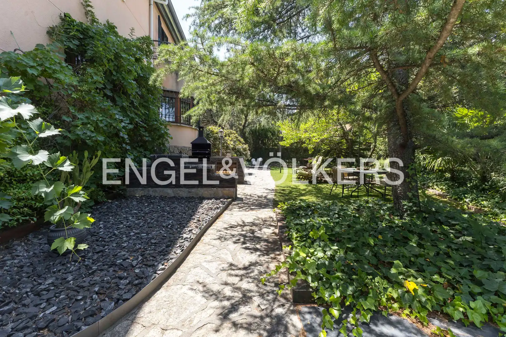 Exterior view of Houses for sale in Valdemorillo  with Air Conditioner, Heating and Private garden
