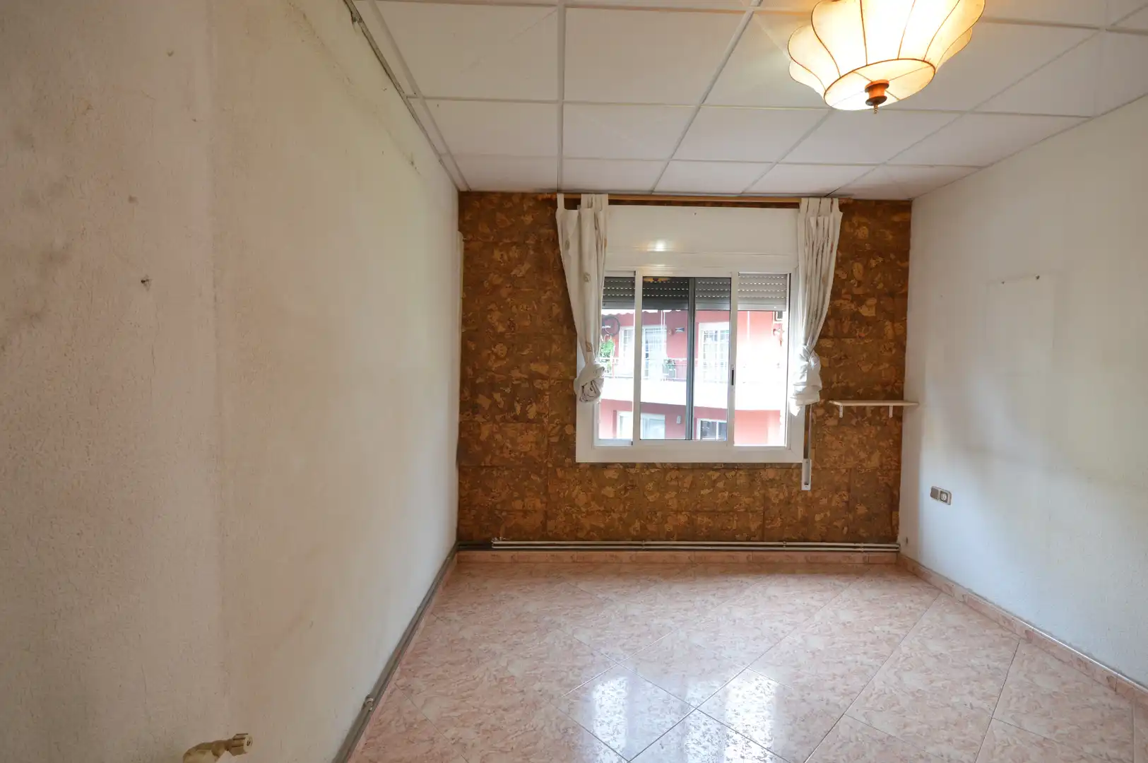 Habitación de Piso en venta en Sant Andreu de la Barca con Calefacción, Horno y Balcón