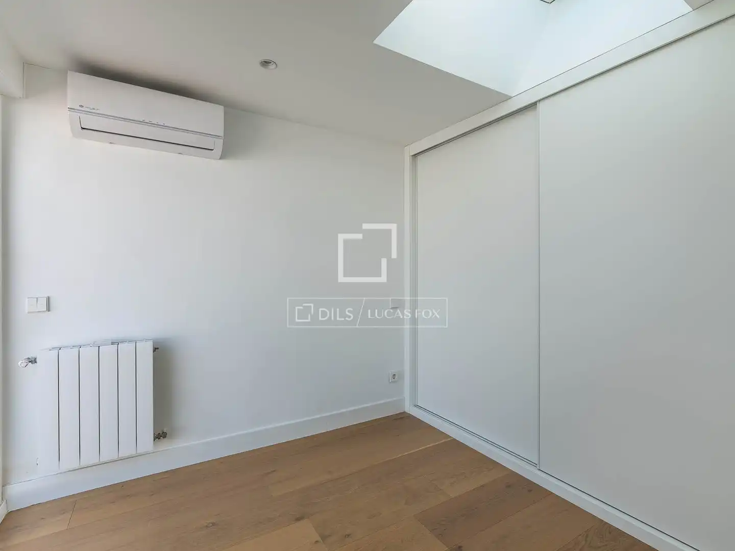 Bedroom of Attic for sale in Madrid  with Air Conditioner, Heating and Parquet flooring