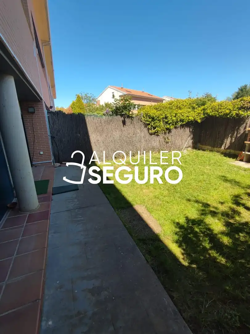 Garden of Houses for rent in Alovera  with Heating