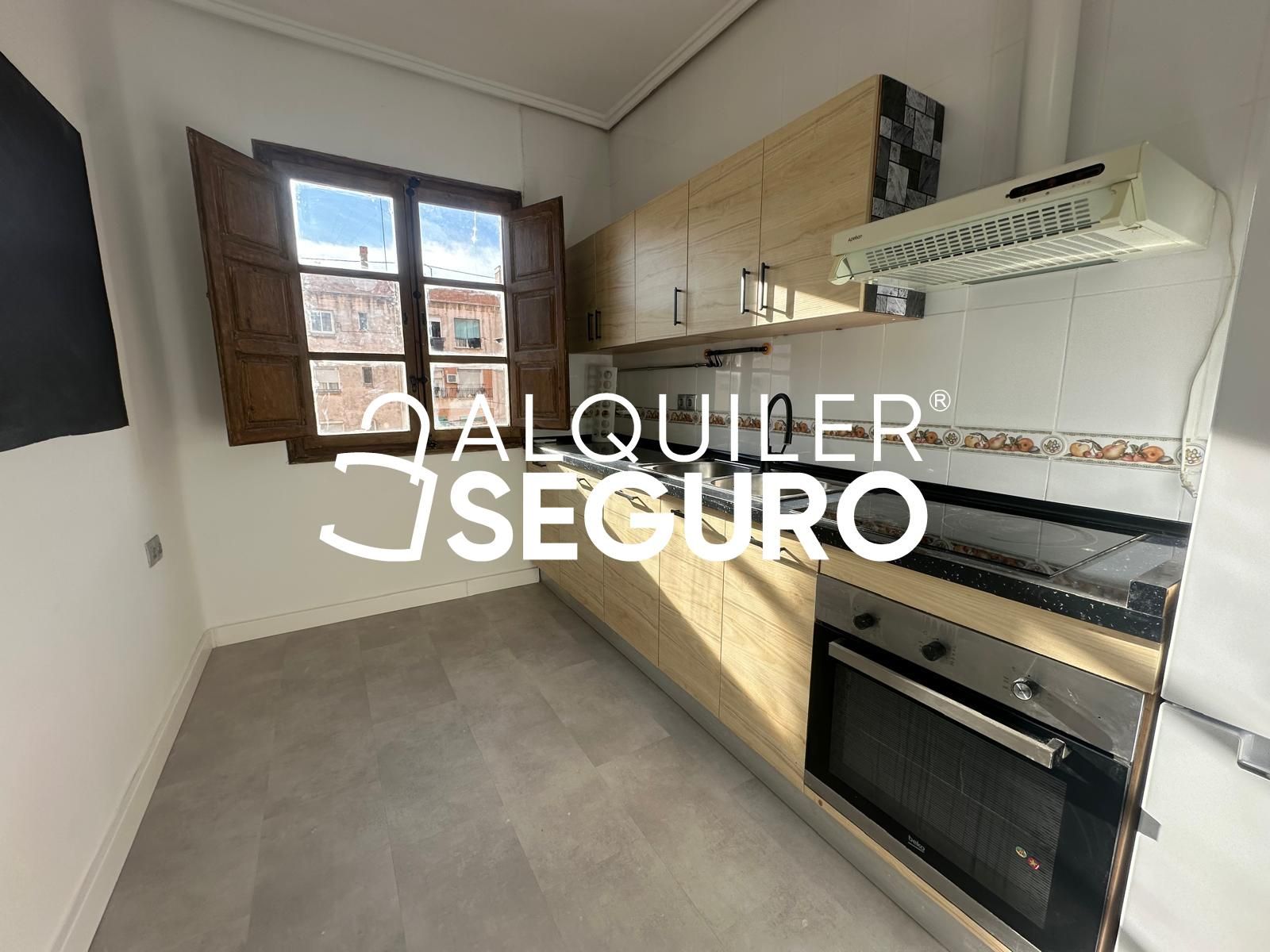 Cuina de Pis de lloguer en  Valencia Capital amb Aire condicionat