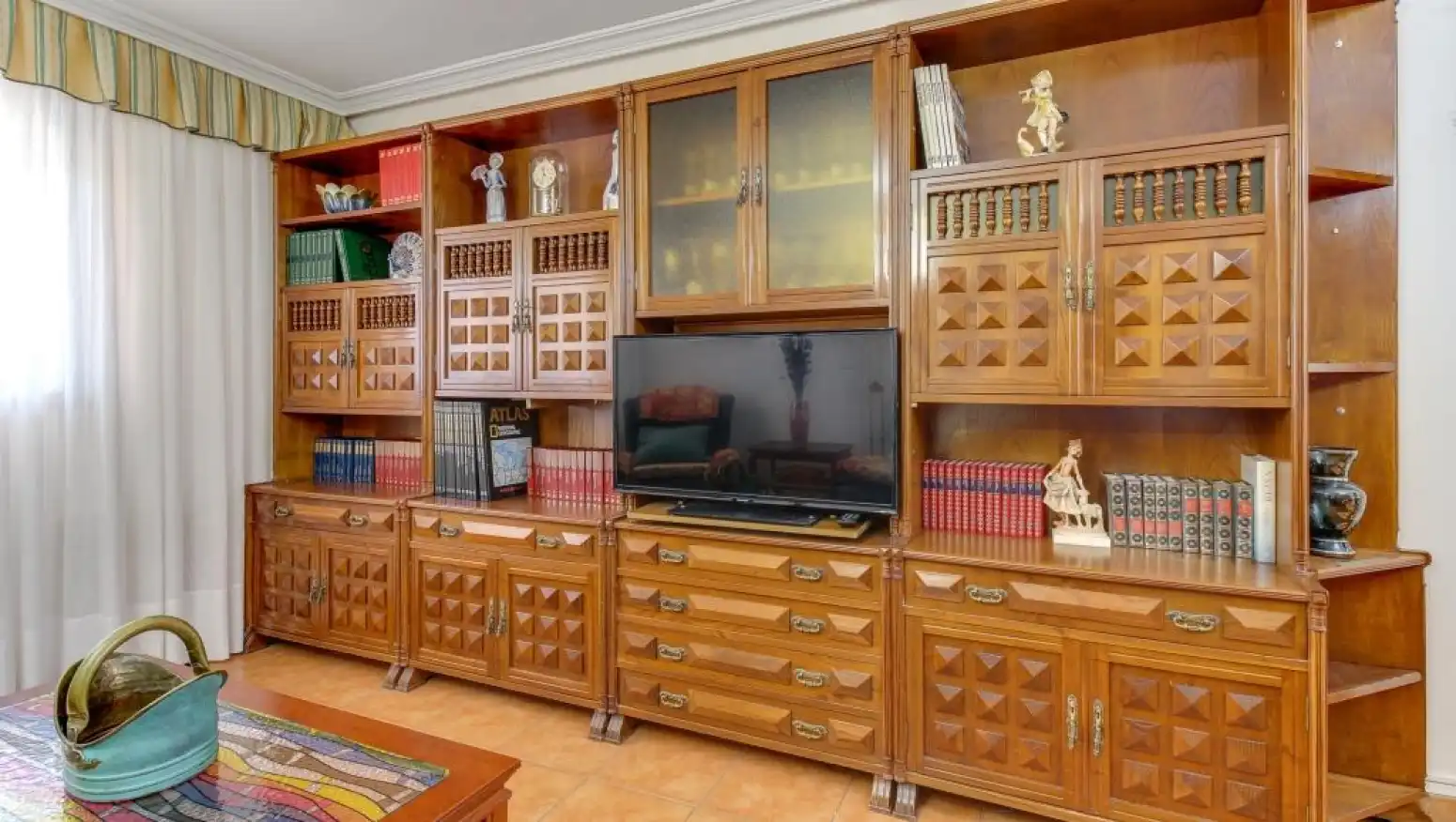 Wohnzimmer von Einfamilien-Reihenhaus zum Verkauf in Salamanca mit Heizung, Privatgarten und Parkett