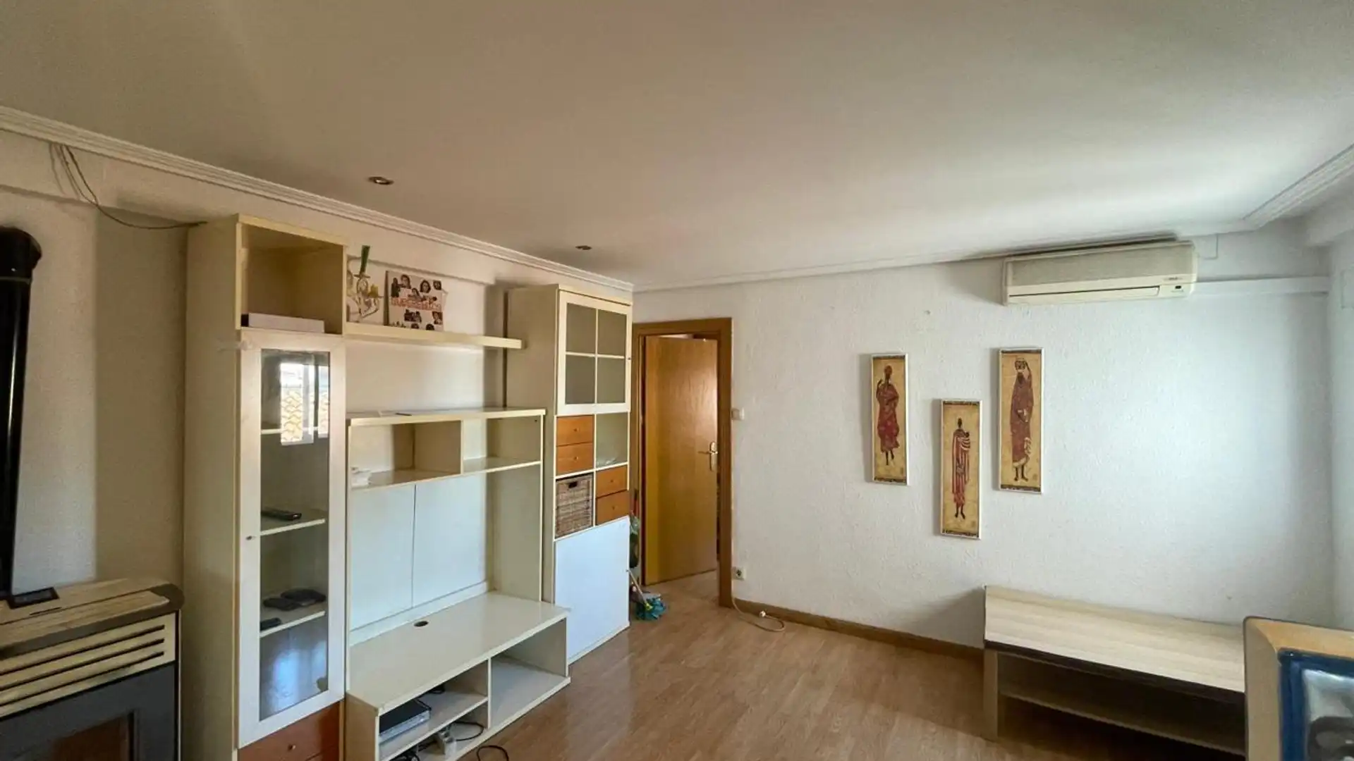 Living room of Flat for sale in  Zaragoza Capital  with Air Conditioner