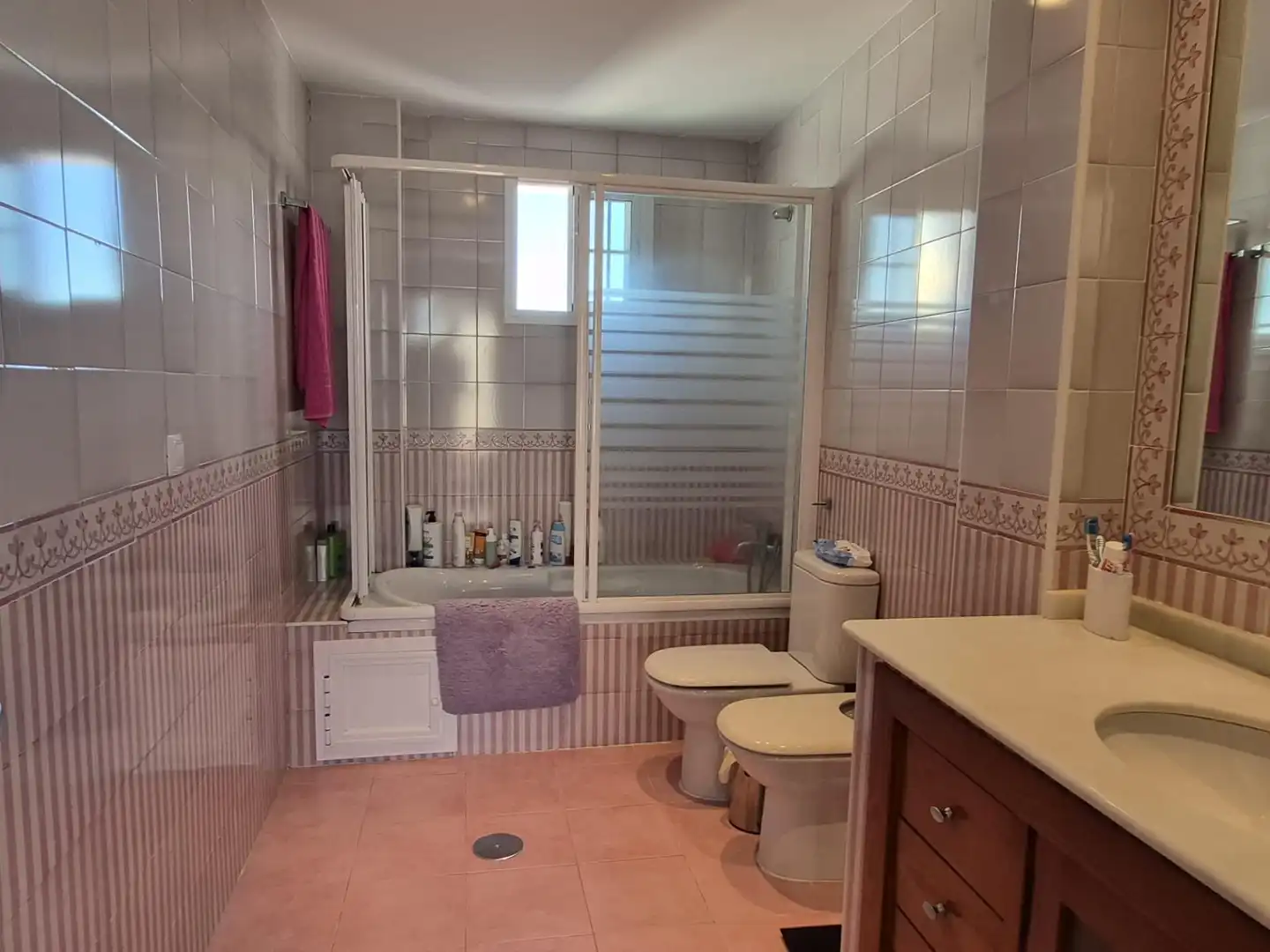 Baño de Casa adosada en venta en Pilas con Aire acondicionado, Terraza y Trastero