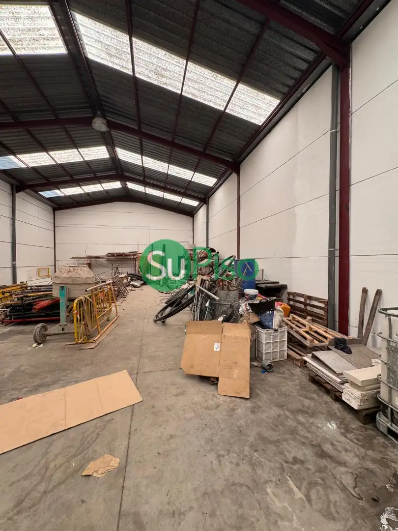 Nau industrial en venda en Yeles