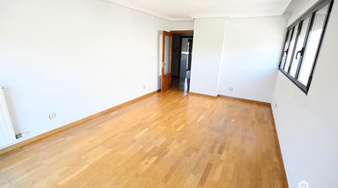Foto 4 de Piso en venta en Demetrio Monteserin, La Vega - La Sal, León Capital