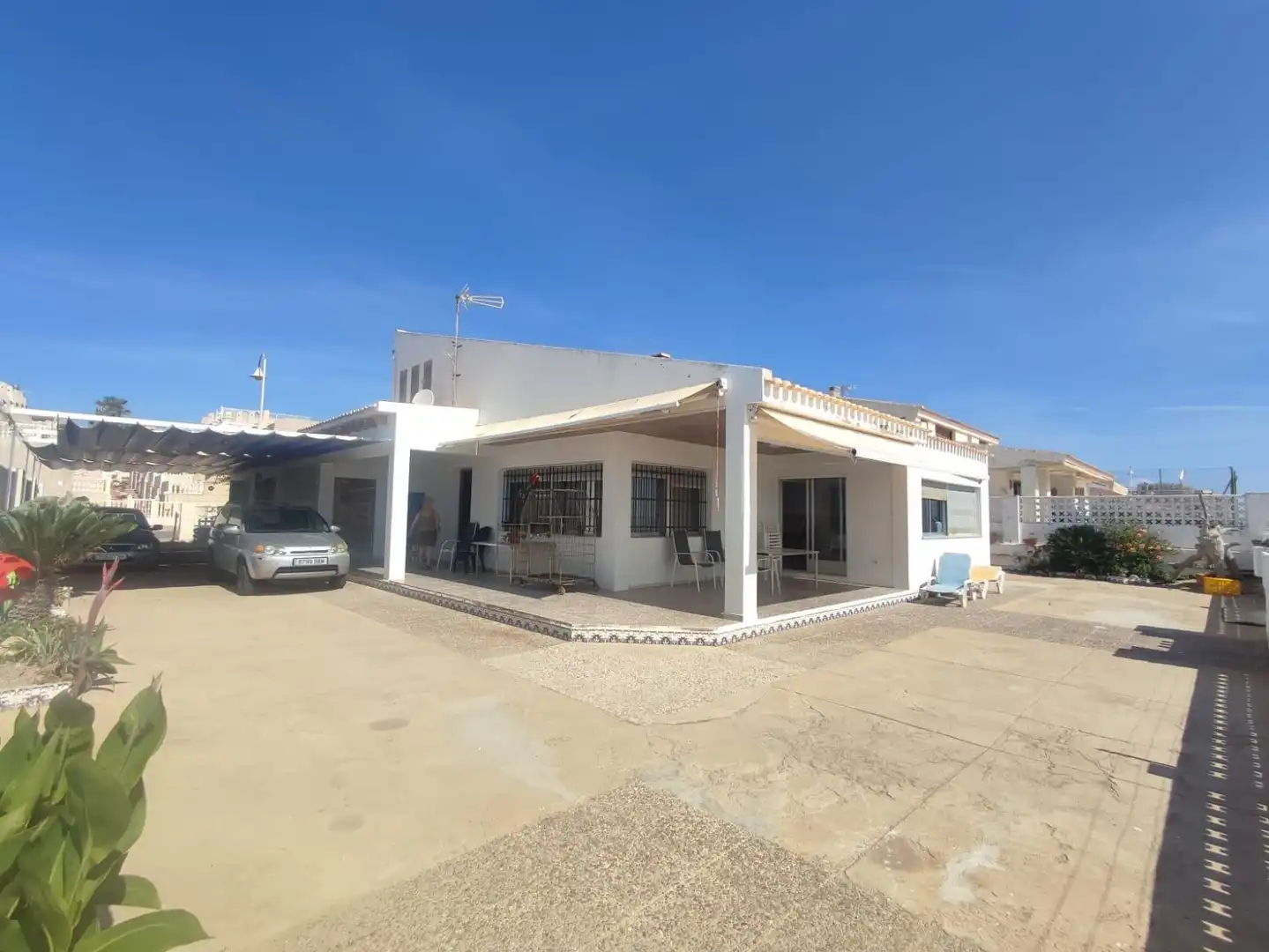 Vista exterior de Casa o chalet en venta en Guardamar del Segura con Jardín privado, Terraza y Trastero