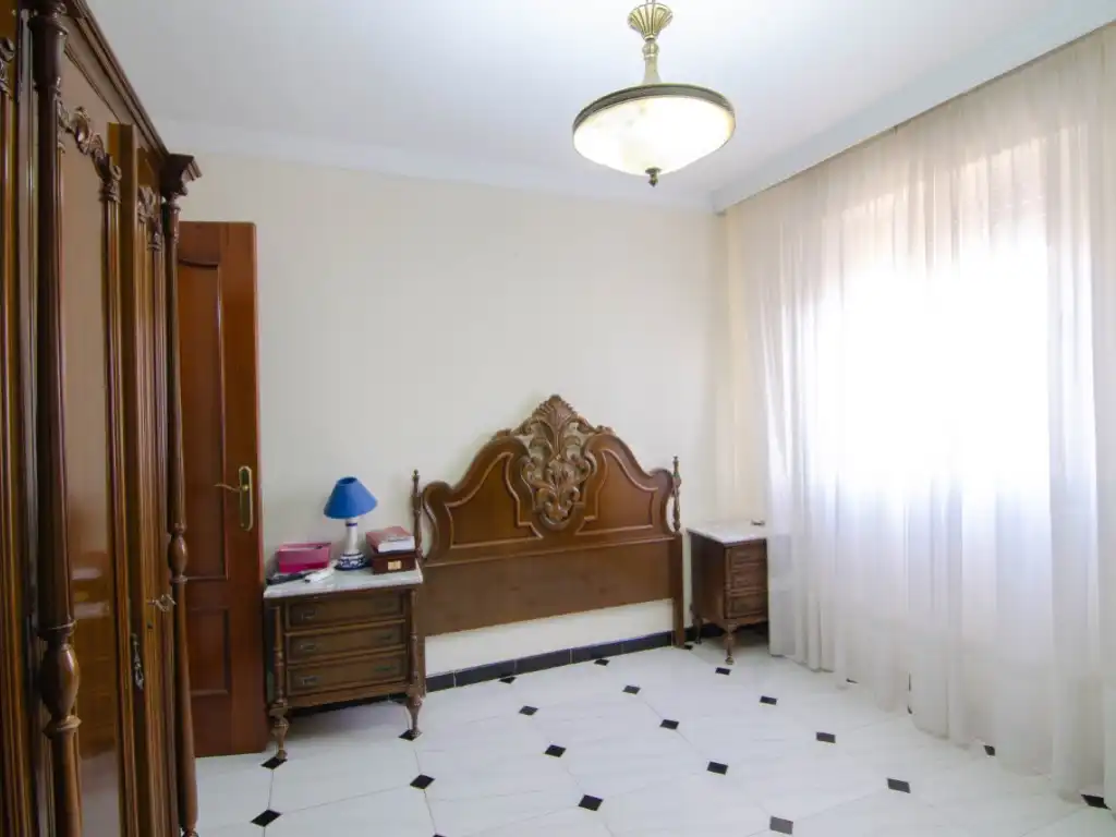 Dormitori de Casa o xalet en venda en La Rinconada