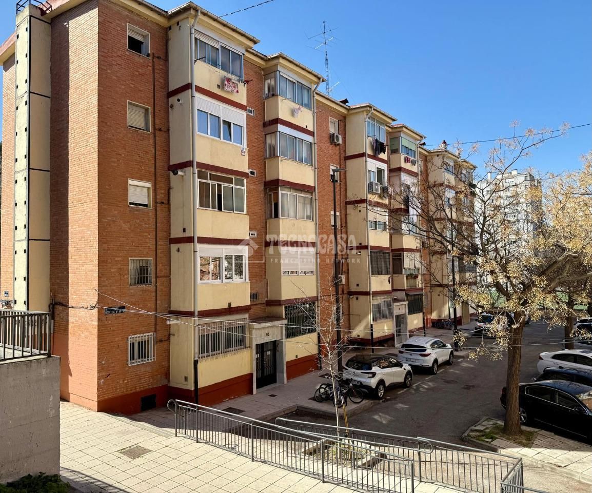 Exterior view of Flat for sale in  Madrid Capital  with Air Conditioner and Heating