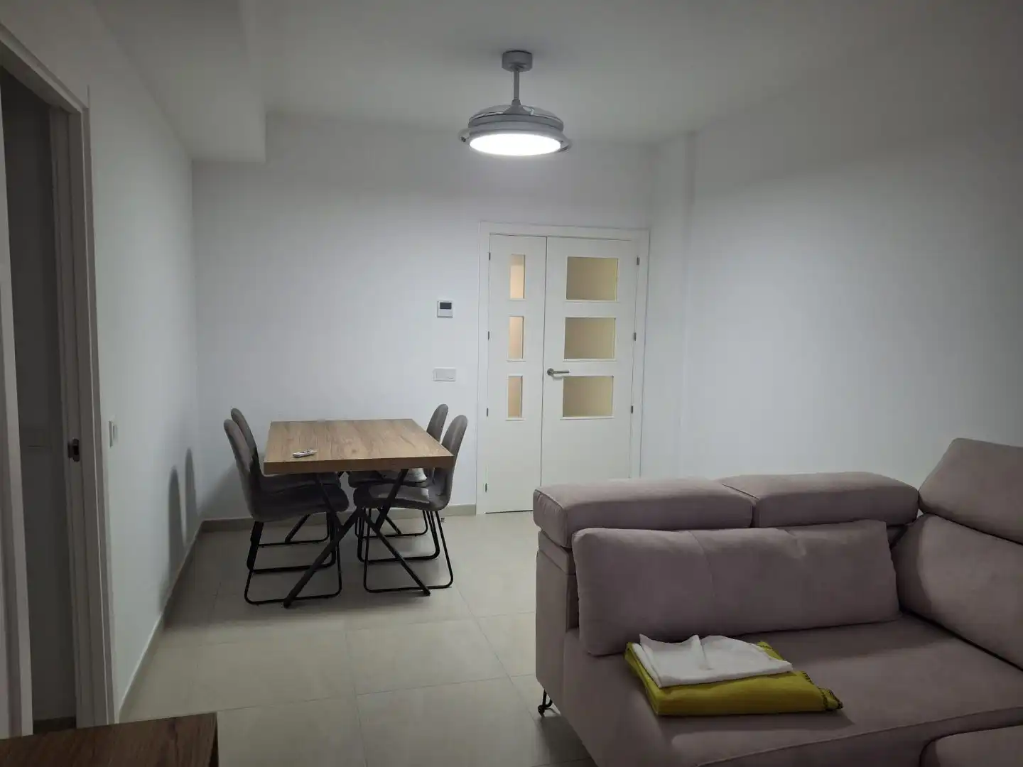 Sala de estar de Piso en venta en Puerto Real con Trastero, Amueblado y Balcón