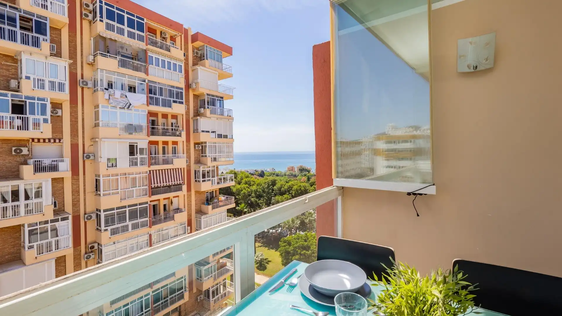 Terraza de Estudio en venta en Benalmádena con Aire acondicionado, Jardín privado y Amueblado