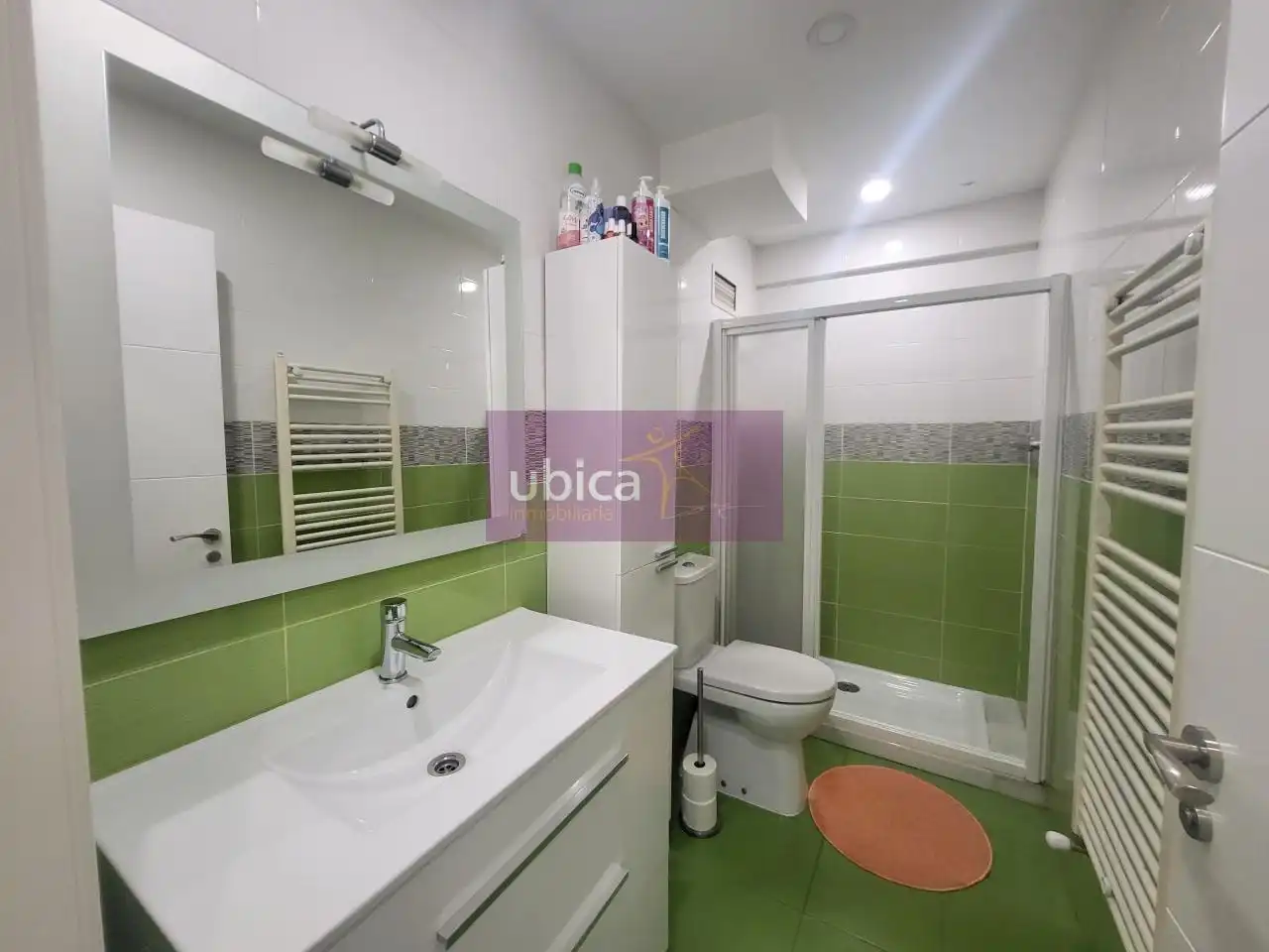 Baño de Piso en venta en Vigo  con Calefacción y Trastero