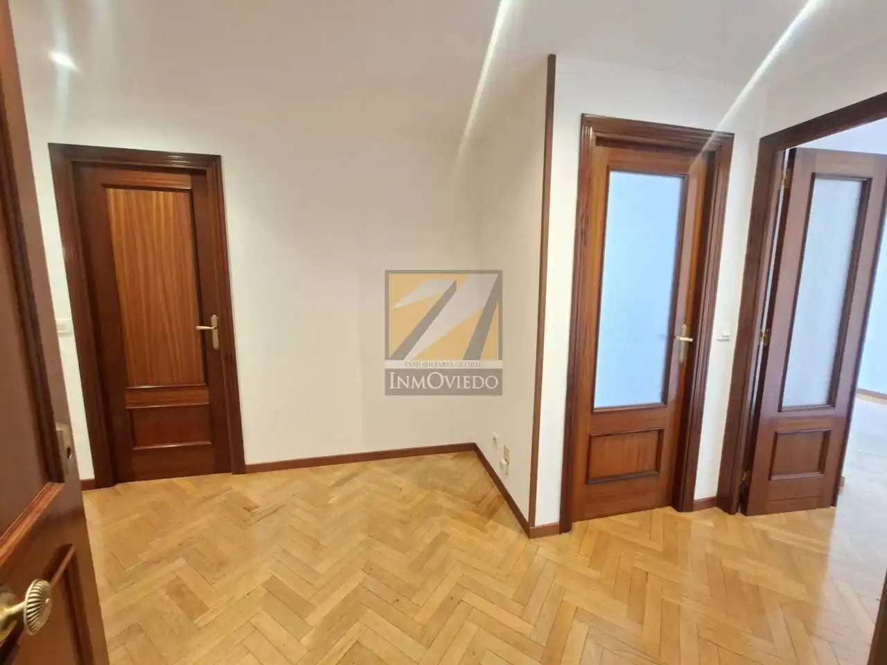 Piso en venta en Oviedo  con Calefacción y Terraza