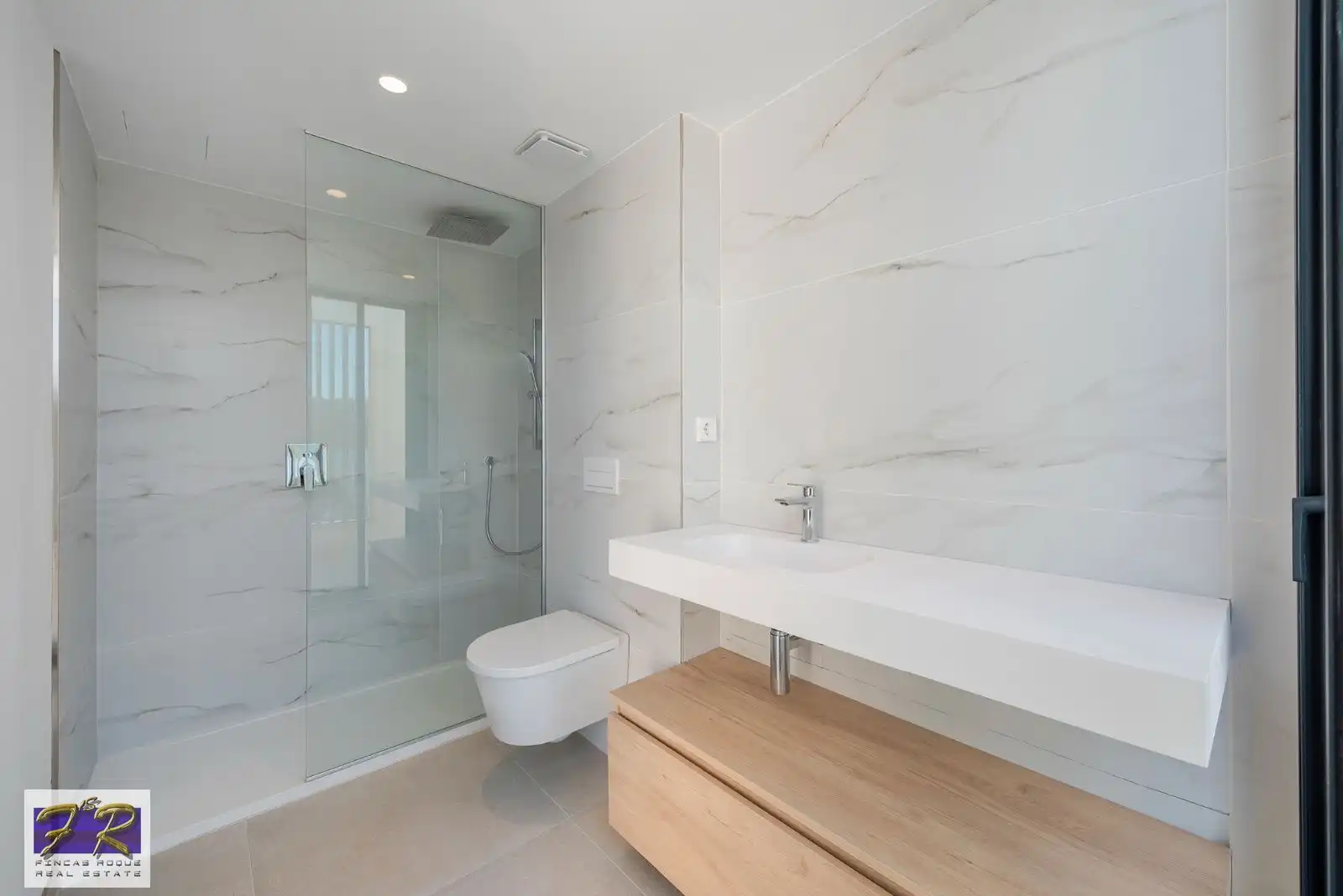 Bathroom of Houses for sale in Alcúdia  with Air Conditioner, Terrace and Swimming Pool