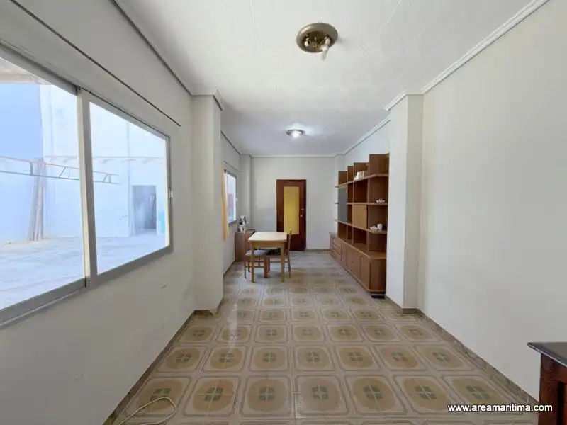 Casa adosada en venta en Valencia con Trastero y Alarma